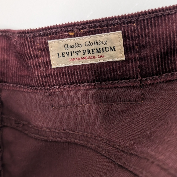 Levi's Straight-Leg Corduroy Pants in Burgundy - Picture 3 of 5